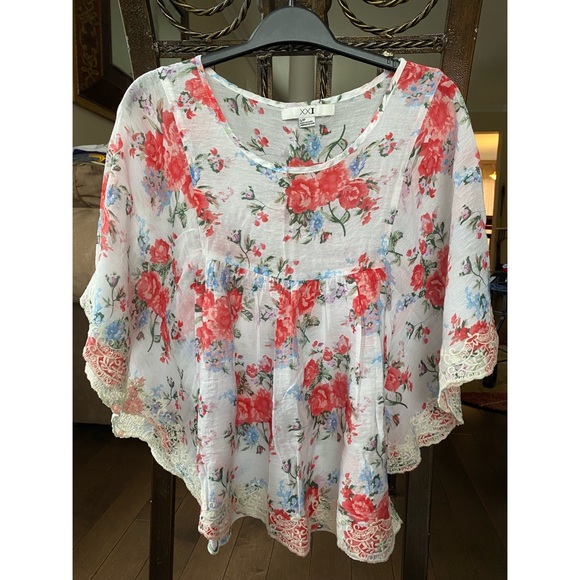 Forever 21 Floral and Lace Smock-Style Blouse - Picture 1 of 3